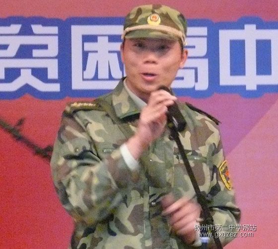 今夜星光灿烂:教职工十大歌手比赛盛装登场