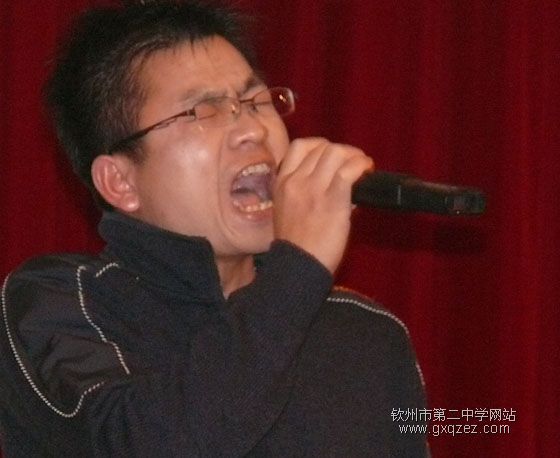 今夜星光灿烂:教职工十大歌手比赛盛装登场