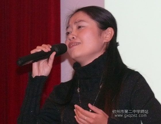 今夜星光灿烂:教职工十大歌手比赛盛装登场