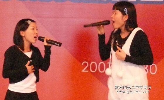 今夜星光灿烂:教职工十大歌手比赛盛装登场