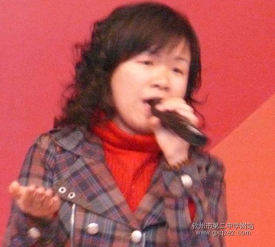 今夜星光灿烂:教职工十大歌手比赛盛装登场