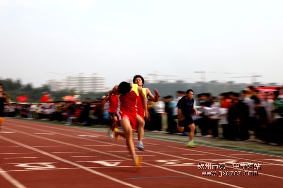 给快乐一个理由:我校举行第23届校运会