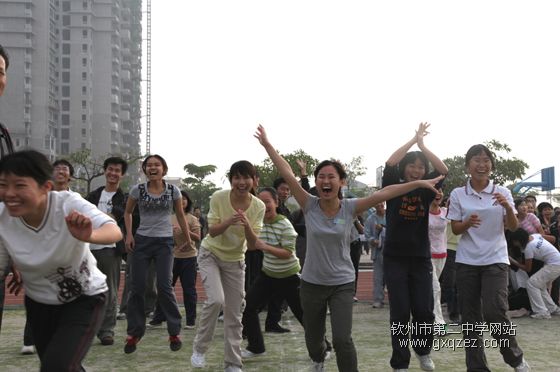 给快乐一个理由:我校举行第23届校运会