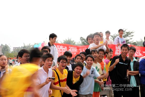 给快乐一个理由:我校举行第23届校运会