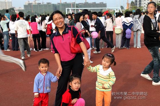 给快乐一个理由:我校举行第23届校运会