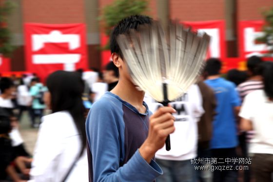 给快乐一个理由:我校举行第23届校运会