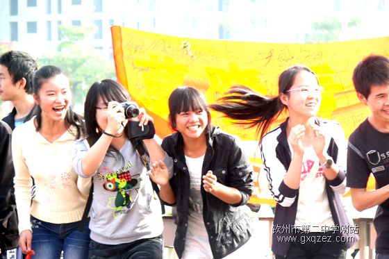 给快乐一个理由:我校举行第23届校运会