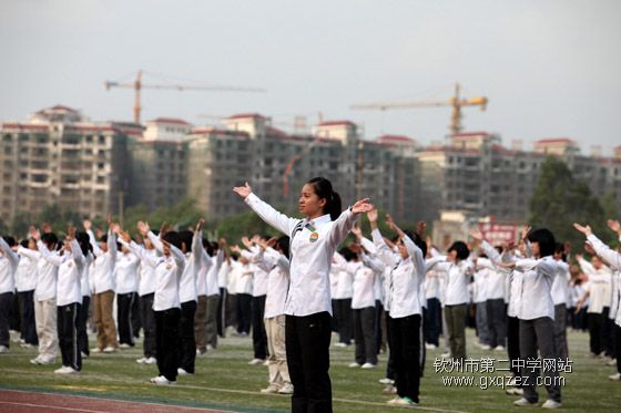 我校莘莘学子再掀“阳光体育运动”新高潮