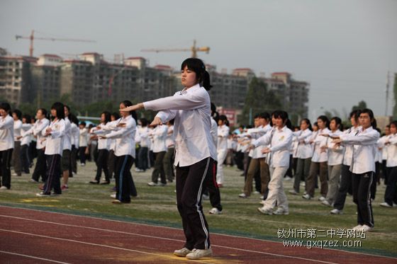 我校莘莘学子再掀“阳光体育运动”新高潮