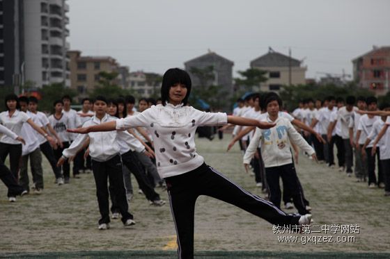 我校莘莘学子再掀“阳光体育运动”新高潮