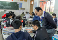 物理组教研活动记录:陆贻汉公开课《新课程理念下的物理课》