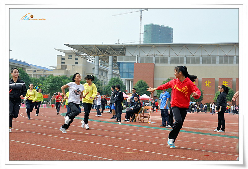青春与阳光共舞,运动与激情同在——庆祝我校第二十六届田径运动会取得圆满成功