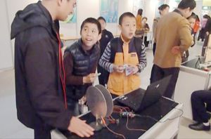 江莹:物理组教师的科技创新教育成果