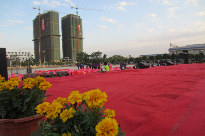 2012һʮŰμѧУĻʫнĿӰ