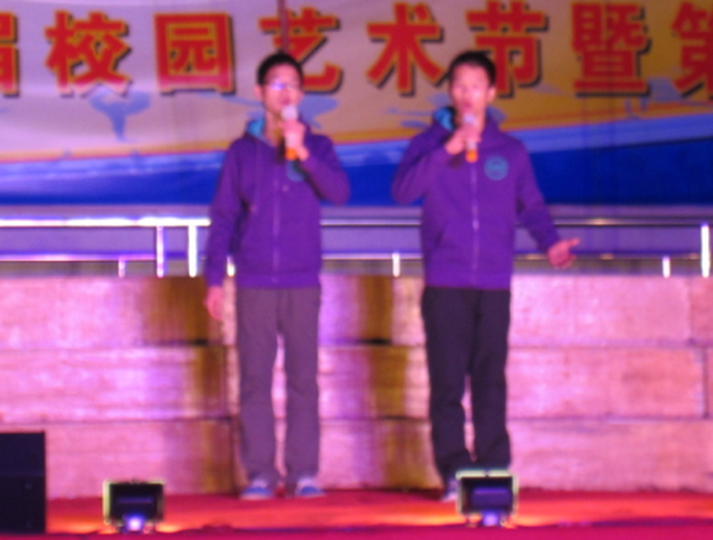 2012һʮŰμѧУĻʫнĿӰ