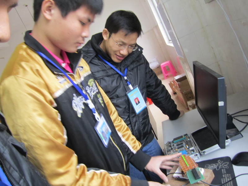 2012年高一年级14班研究性学习优秀成果《飘浮在空中的文字》