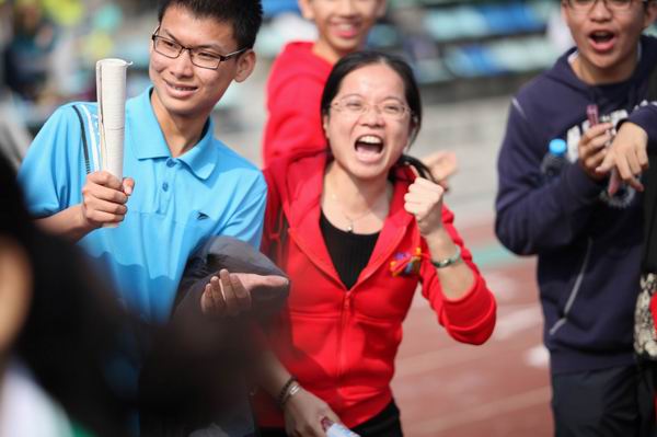 钦州市第二中学第三届校园艺术节暨第二十七届田径运动会隆重开幕