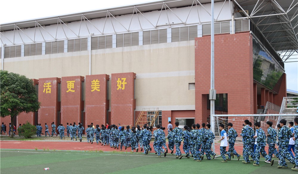 我校举行2017级新生防灾应急疏散演练