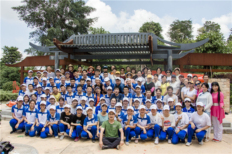 激扬青春,挑战自我 ——我校举行盛大远足活动