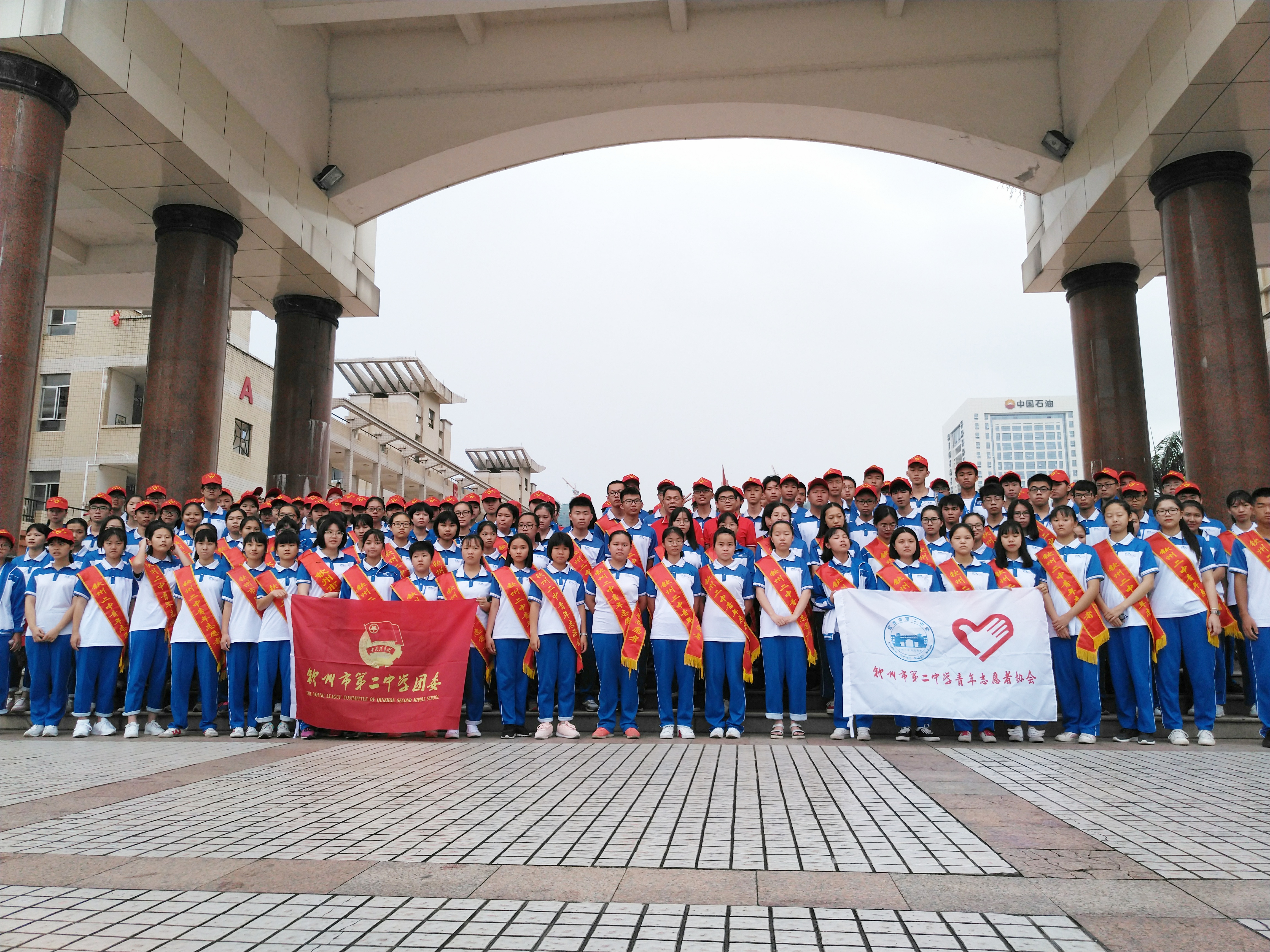 用心为高三服务,用情为高考壮行——钦州二中志愿者服务高考纪实