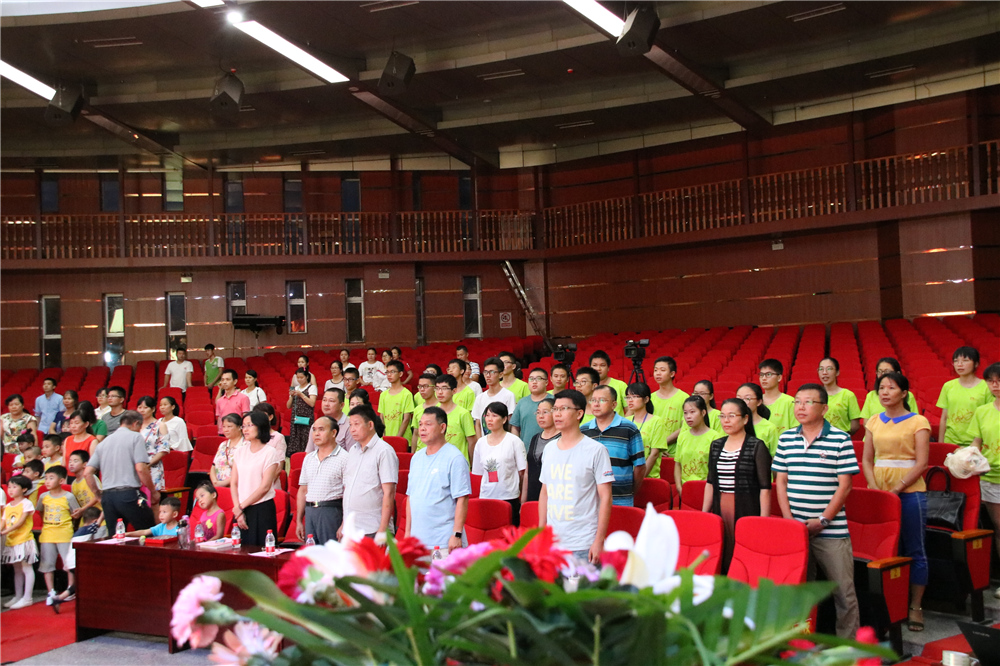 最美的祝福,特别的典礼 ——钦州二中为参加高校自主招生的学子补办毕业典礼