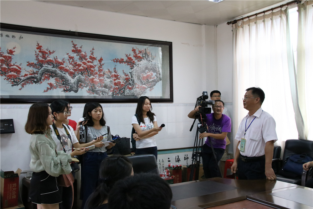 ůģԲ--------Уɼͻʮý߲ɷ