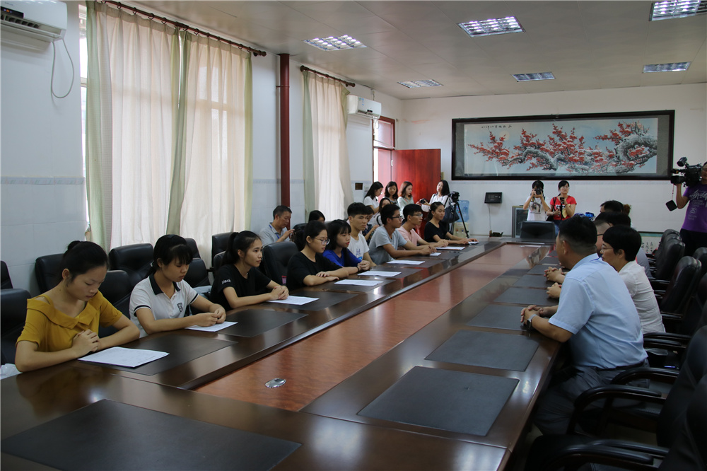 ůģԲ--------Уɼͻʮý߲ɷ