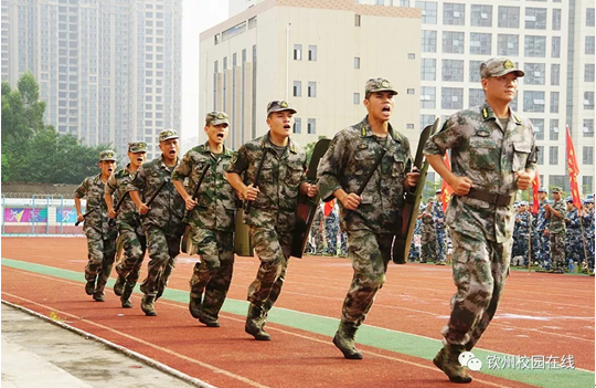 吹响军训集结号,扬帆起航再出发 ————钦州二中隆重召开2018级新生军训动员大会