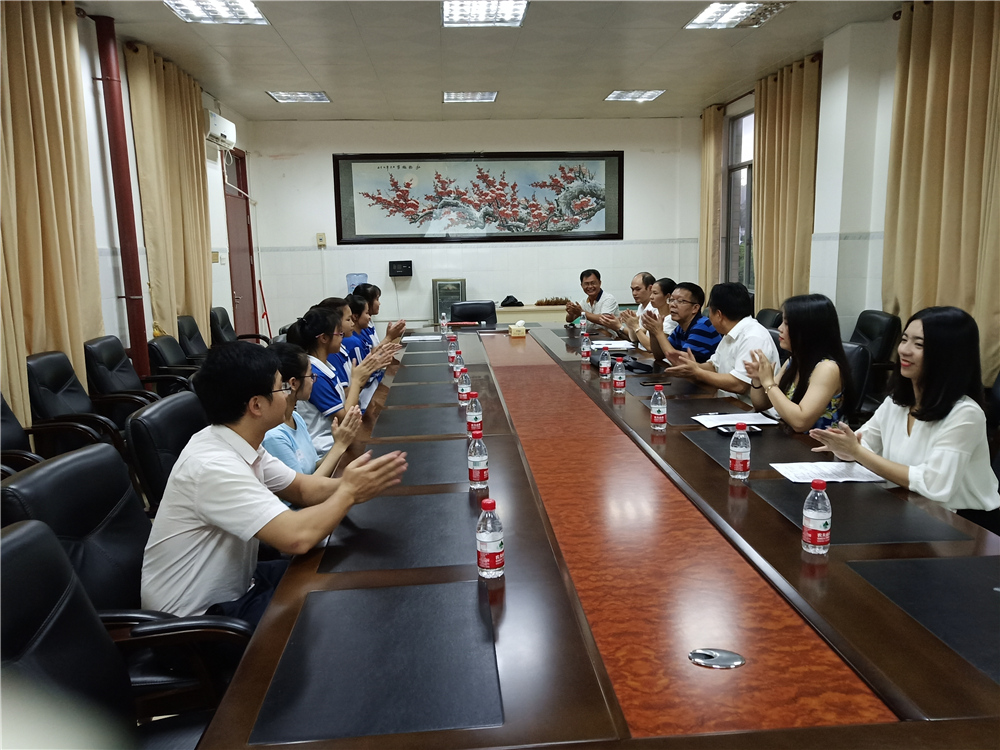 爱满人间,共筑梦想—— 广西永信会计师事务所到我校举办爱心捐赠仪式