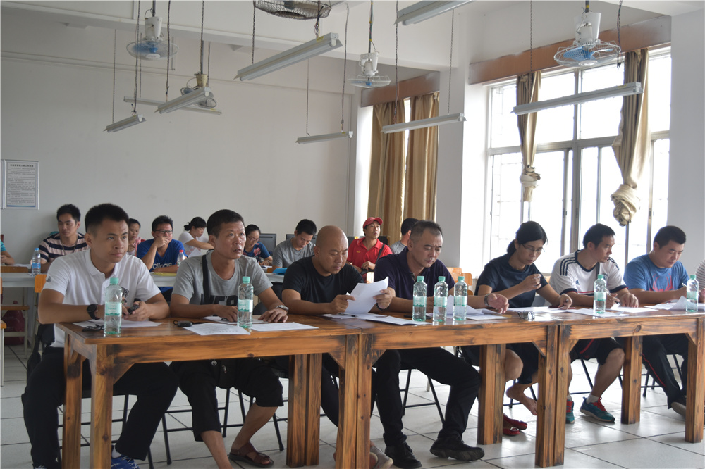 以赛促学,以赛促教——“2018年秋季学期市直中学(初中组)教学技能比赛”在我校初中部进行。