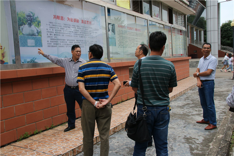 弘扬钦州人文精神 提振钦州文化自信 ——钦州市政协调研组到我校开展“深度挖掘和传承冯敏昌文化”专题调研活动