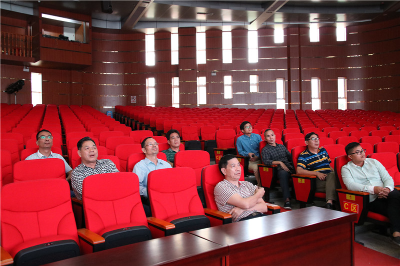 弘扬钦州人文精神 提振钦州文化自信 ——钦州市政协调研组到我校开展“深度挖掘和传承冯敏昌文化”专题调研活动