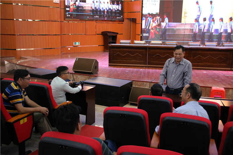 弘扬钦州人文精神 提振钦州文化自信 ——钦州市政协调研组到我校开展“深度挖掘和传承冯敏昌文化”专题调研活动