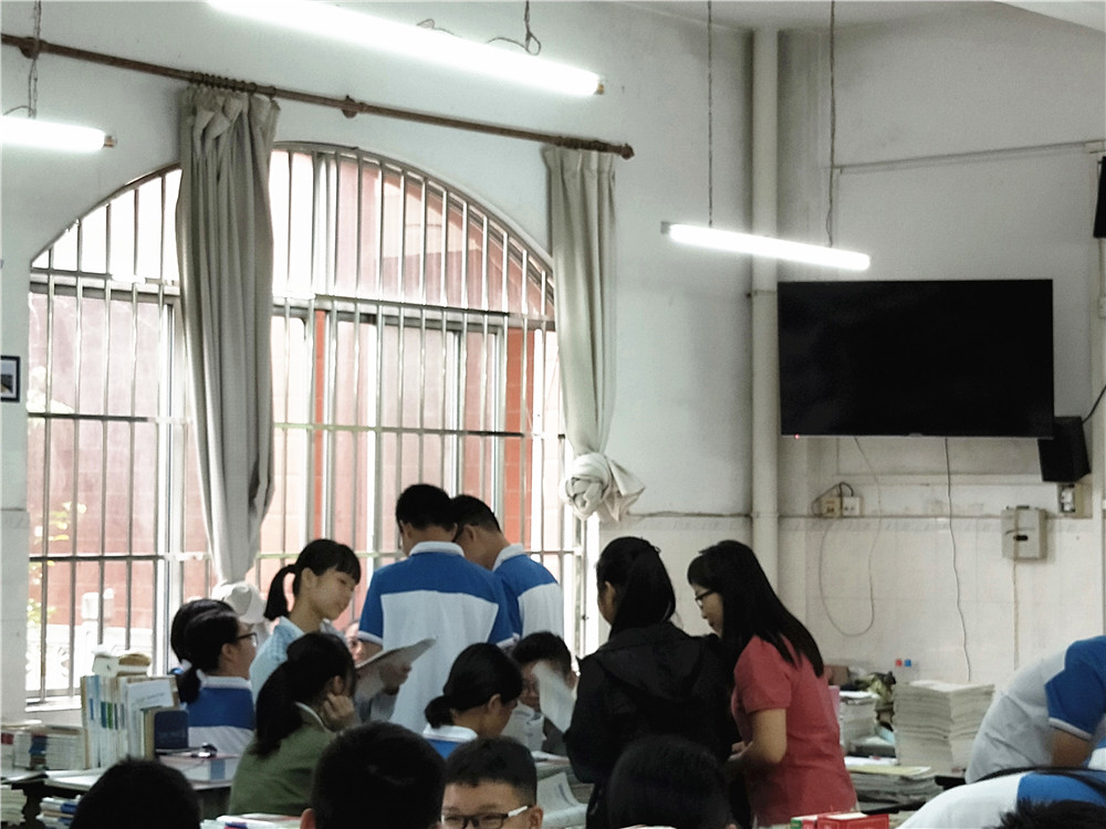 νܽлĪ÷ʦʵĥΡʻʦ̸Ŀλ