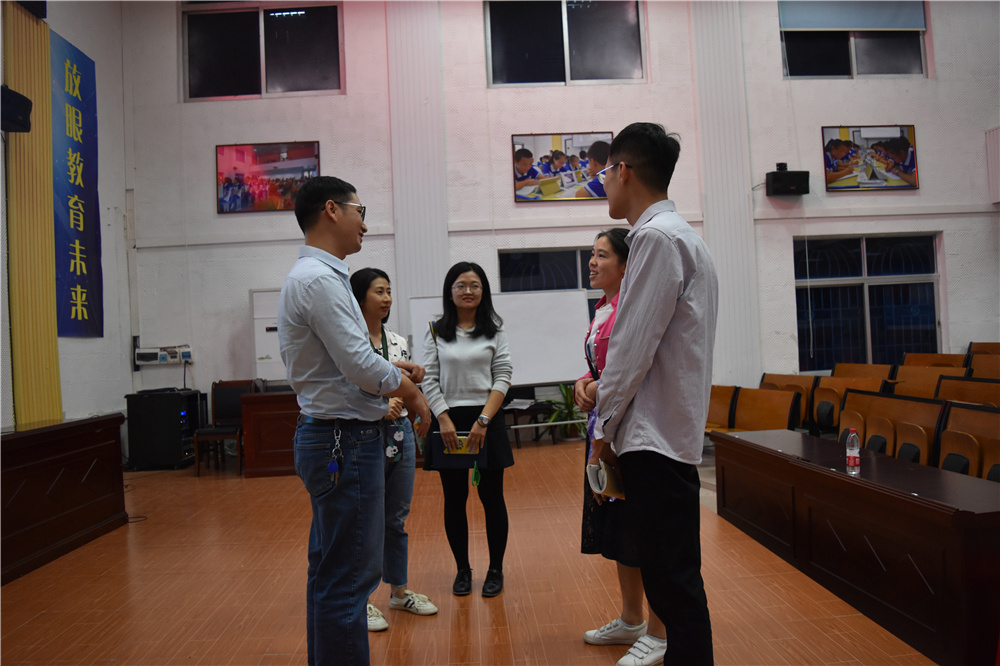 走进自然,寻找快乐——中国生态学学会科普工作委员会副秘书长罗应华博士到我校讲学!