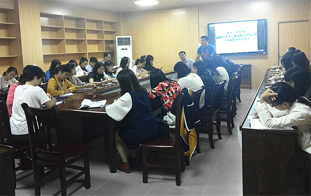 珍爱生命,防患于未“燃”——钦州二中初中部开展消防安全演练