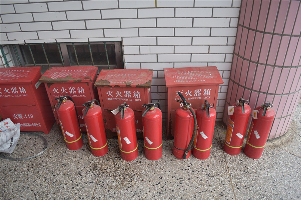 珍爱生命,防患于未“燃”——钦州二中初中部开展消防安全演练