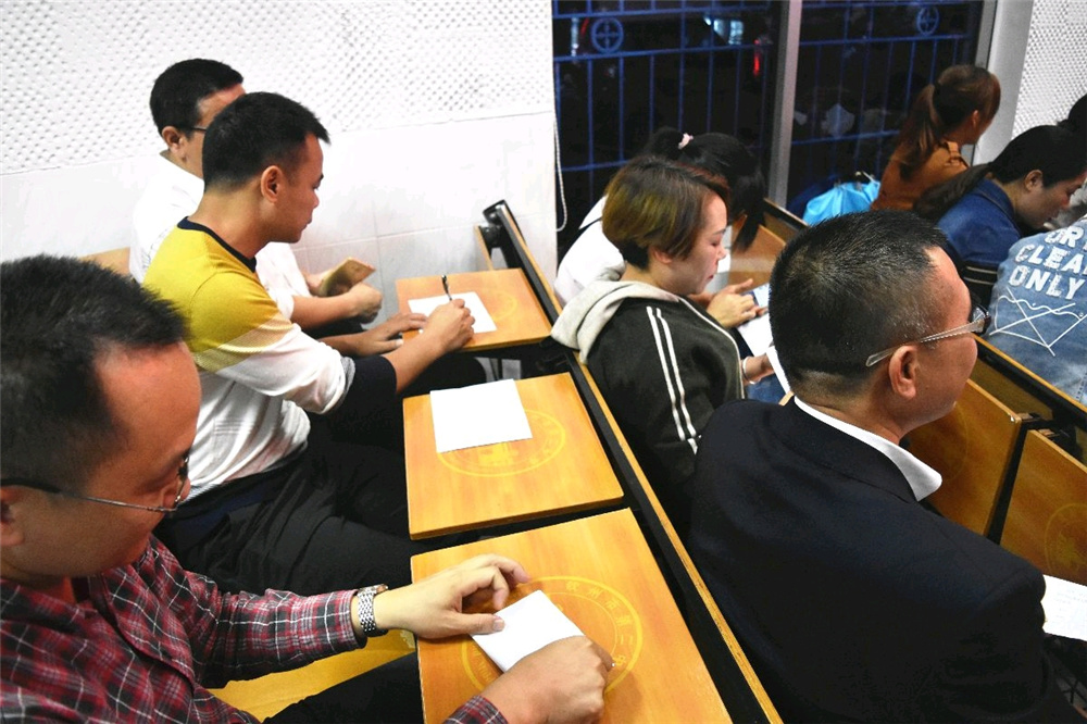 构建家校互动平台,共撑教育一片蓝天