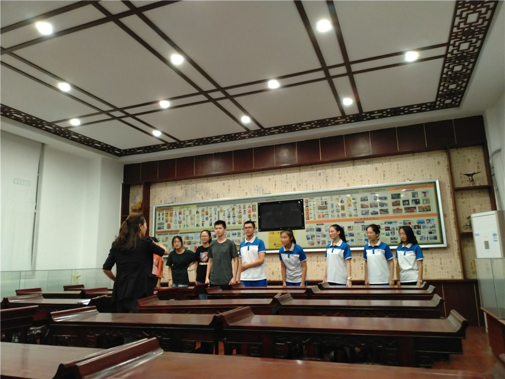 诵读中华经典,弘扬优秀文化——我校朗诵团在钦州市校园中华经典诵读大赛中斩获佳绩