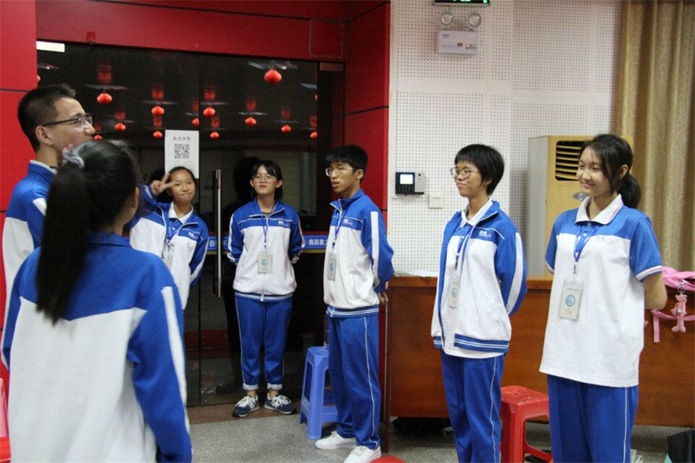 唱响青春 喜迎校庆 ——钦州二中第五届“二中好声音”校园歌手大赛拉开帷幕