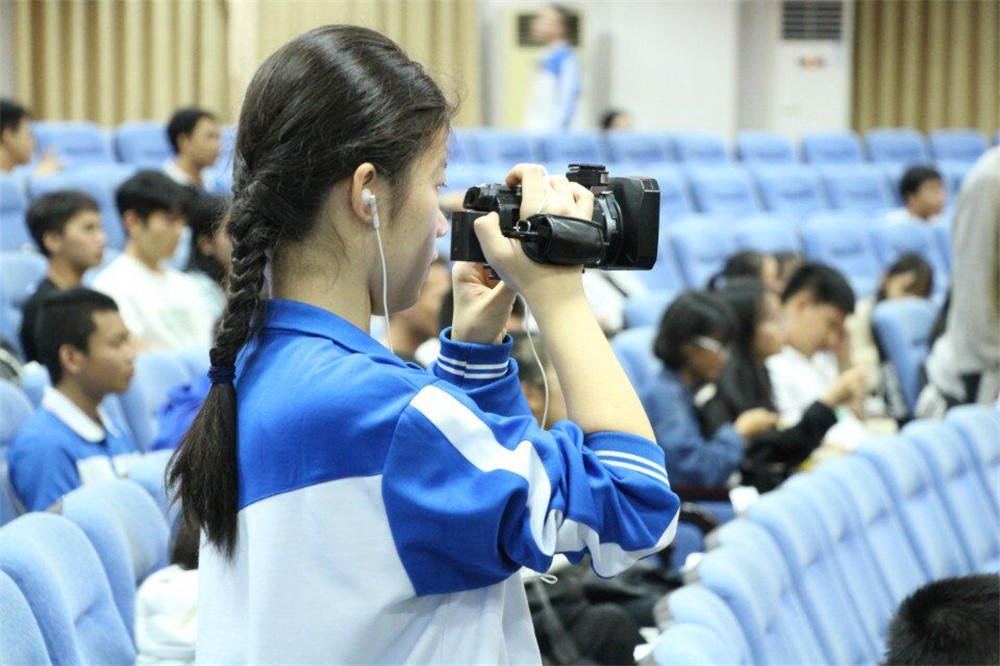 唱响青春 喜迎校庆 ——钦州二中第五届“二中好声音”校园歌手大赛拉开帷幕