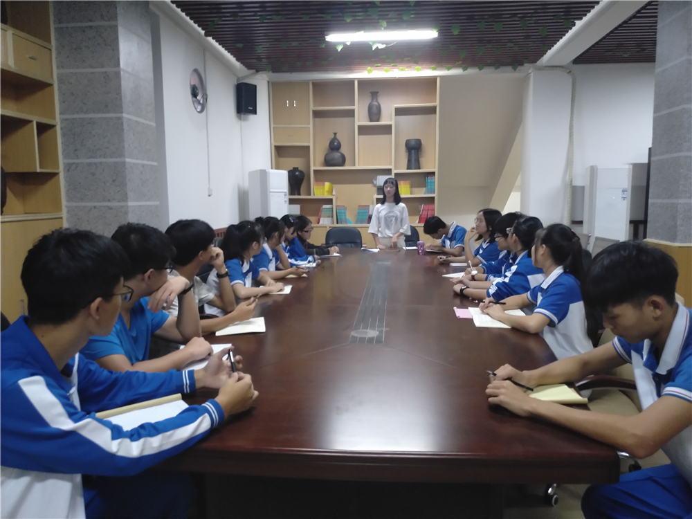 汇聚青春力量,与母校共写华章——钦州二中团委召开44周年校庆学生动员大会暨工作安排会