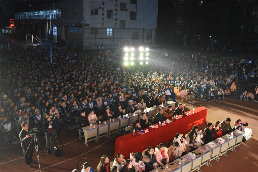 演读百家经典,绽放二中风采!——钦州二中初中部第二届中华经典诵读暨首届课本剧大赛决赛