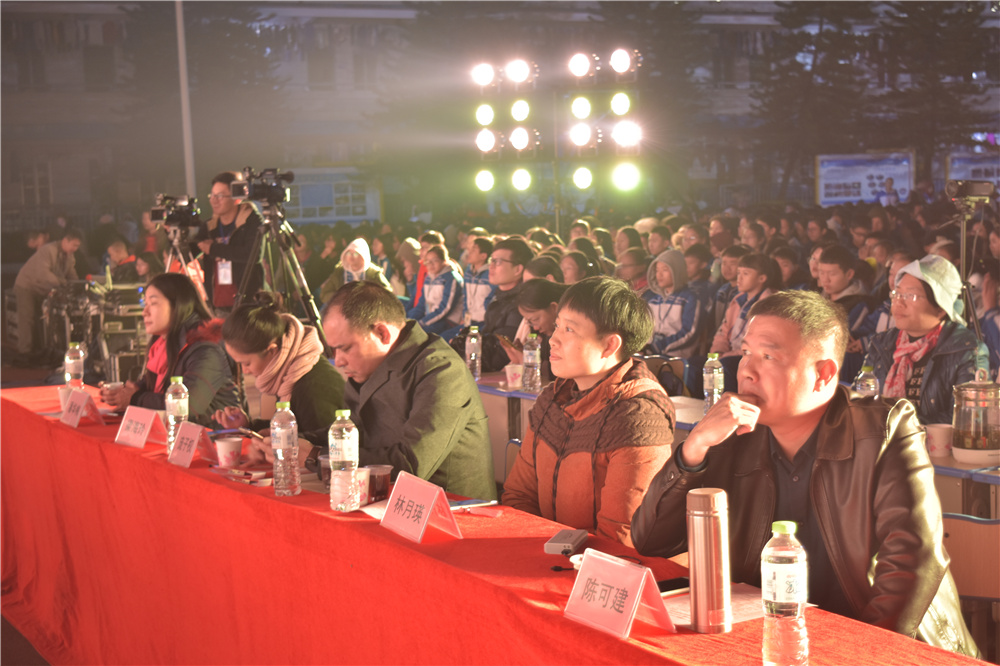 演读百家经典,绽放二中风采!——钦州二中初中部第二届中华经典诵读暨首届课本剧大赛决赛