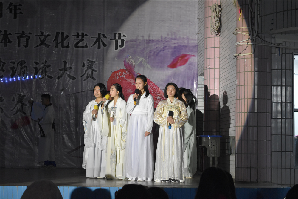 演读百家经典,绽放二中风采!——钦州二中初中部第二届中华经典诵读暨首届课本剧大赛决赛