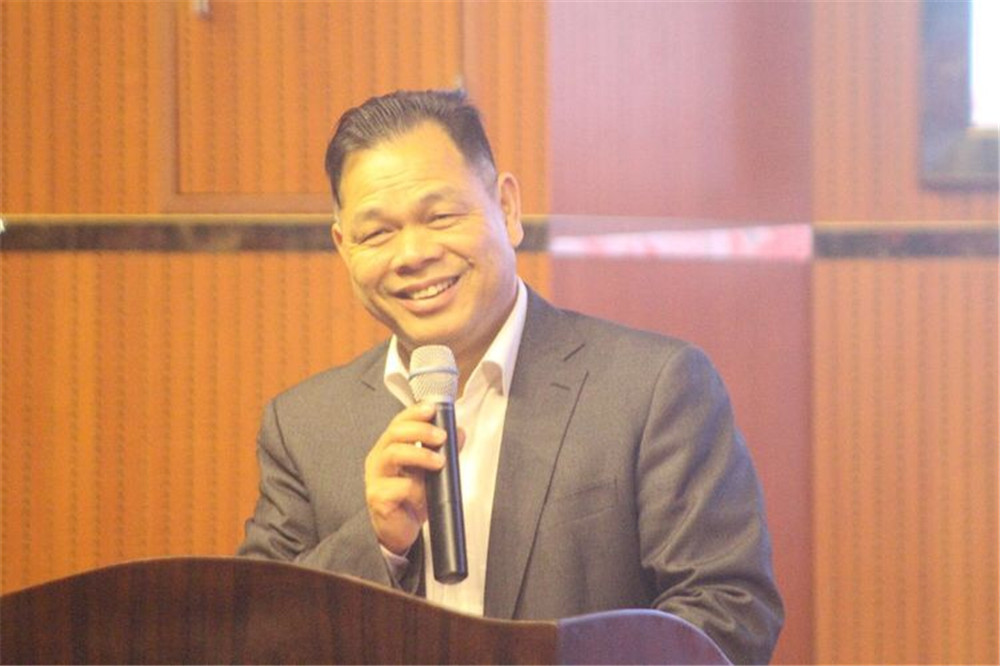 歌唱青春,献礼校庆——钦州二中隆重举行第三届英文歌曲合唱比赛