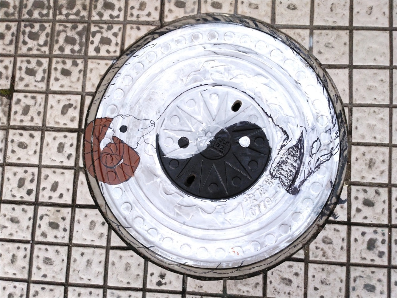 笔墨丹青迎华诞,旧井新颜贺良辰——钦州二中第一届井盖创意绘画比赛成功举办