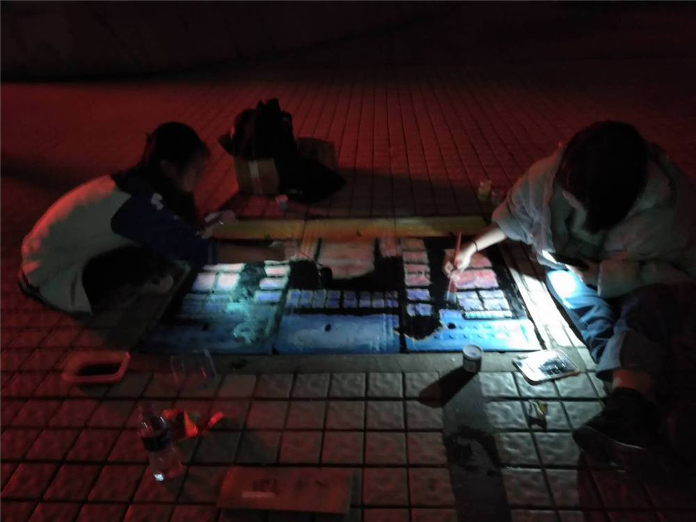 笔墨丹青迎华诞,旧井新颜贺良辰——钦州二中第一届井盖创意绘画比赛成功举办