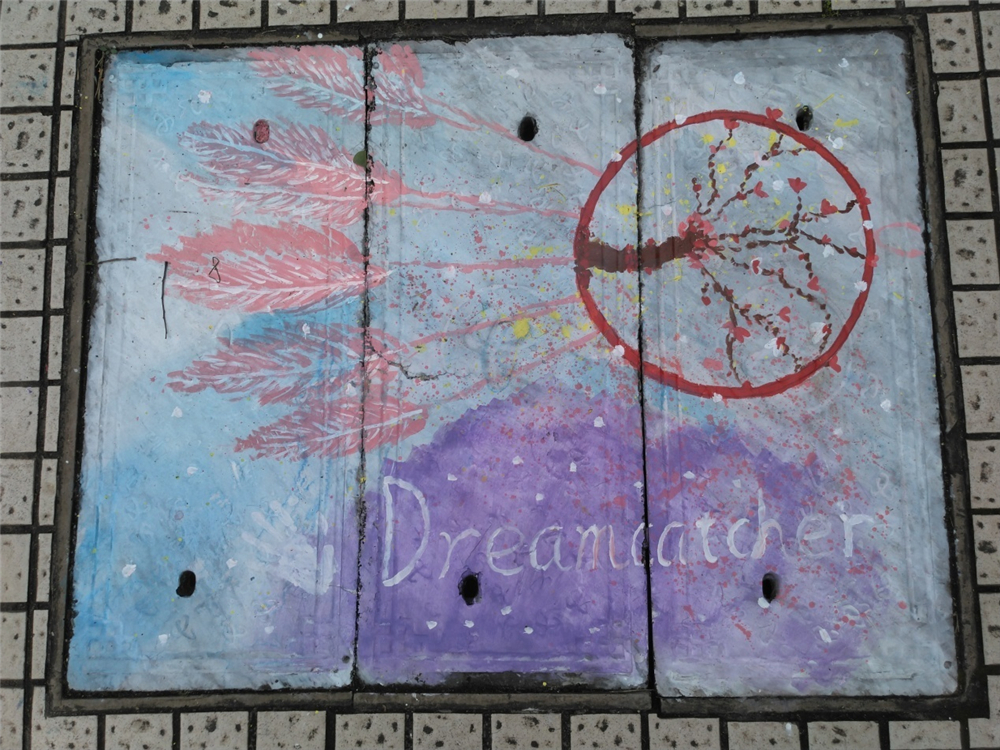 笔墨丹青迎华诞,旧井新颜贺良辰——钦州二中第一届井盖创意绘画比赛成功举办