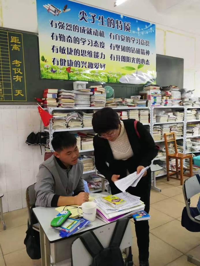 众志成城,助力2019年高考 ——钦州市教科所领导和教研员莅临我校检查指导工作